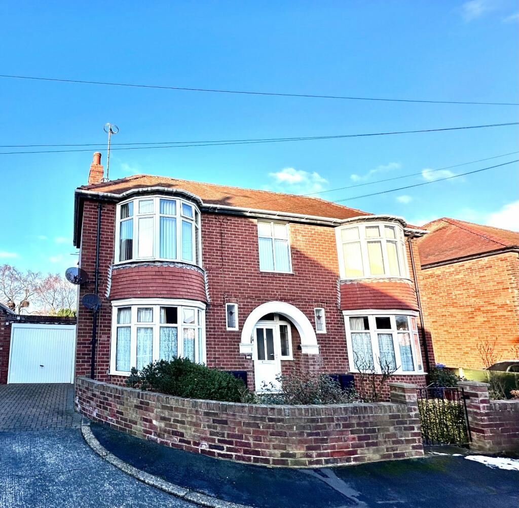 2 bedroom apartment for sale in Fortyfoot Grove, Bridlington, East