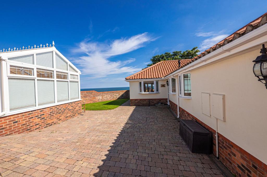 4 bedroom bungalow for sale in Sea Gate View, Sewerby, Bridlington