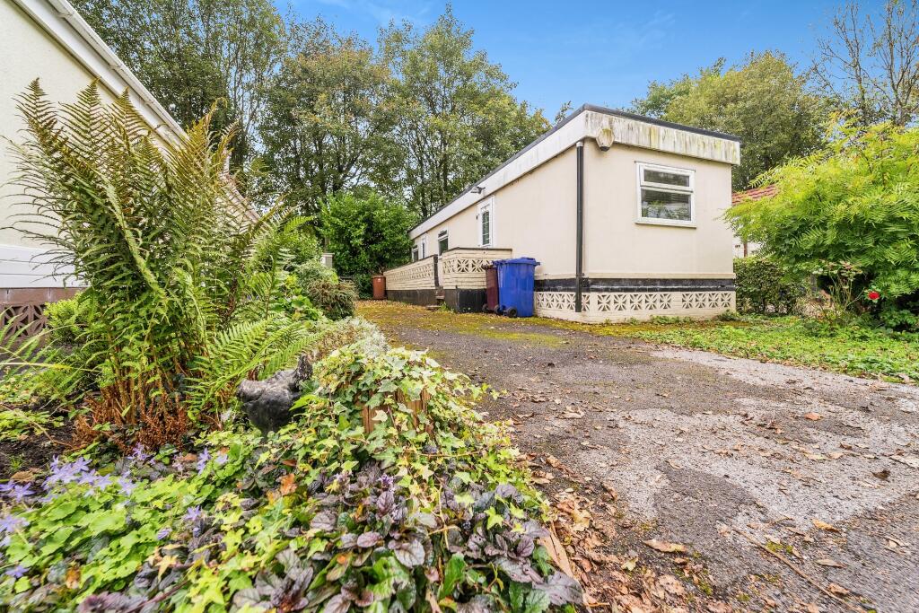 1 bedroom detached house for sale in Padiham Road, Burnley, Lancashire