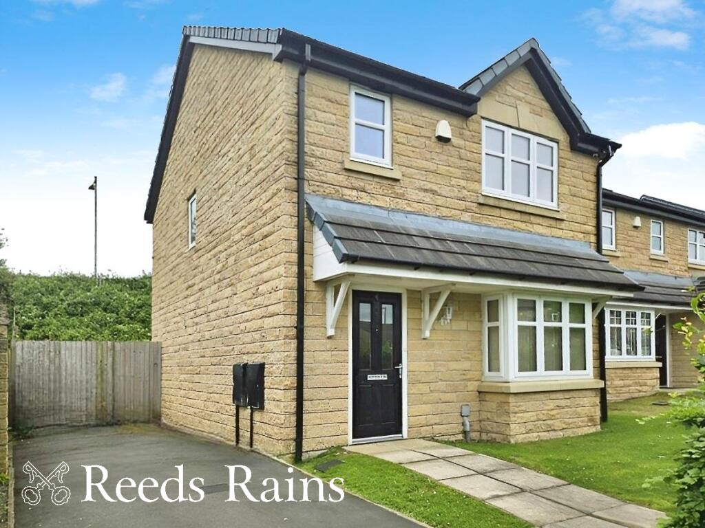 3 bedroom detached house for sale in Maden Fold Bank, Burnley
