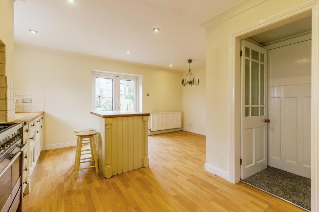 Additional property image - Todmorden Road, Burnley, Lancashire, BB11