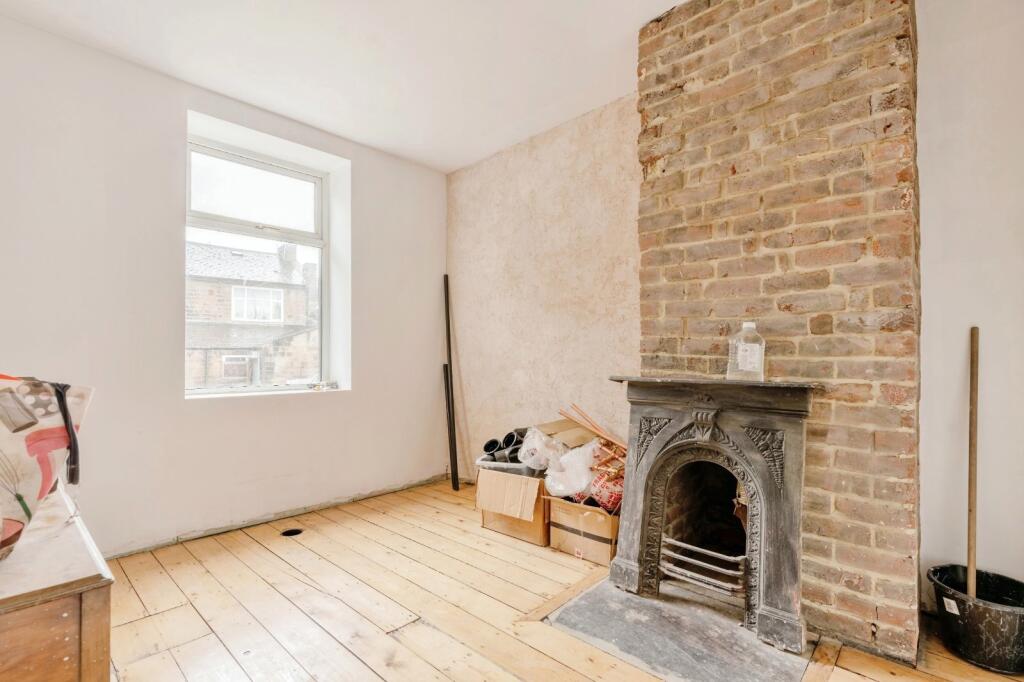 Additional property image - Nelson Square, Burnley, Lancashire, BB11