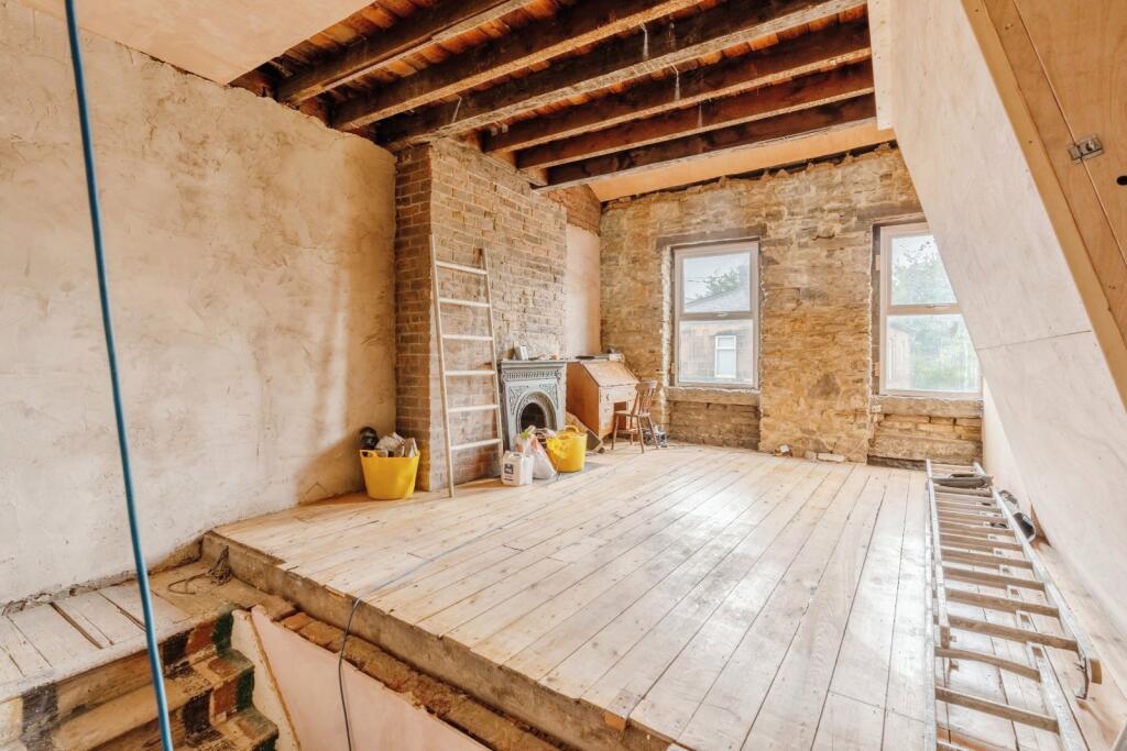 Additional property image - Nelson Square, Burnley, Lancashire, BB11