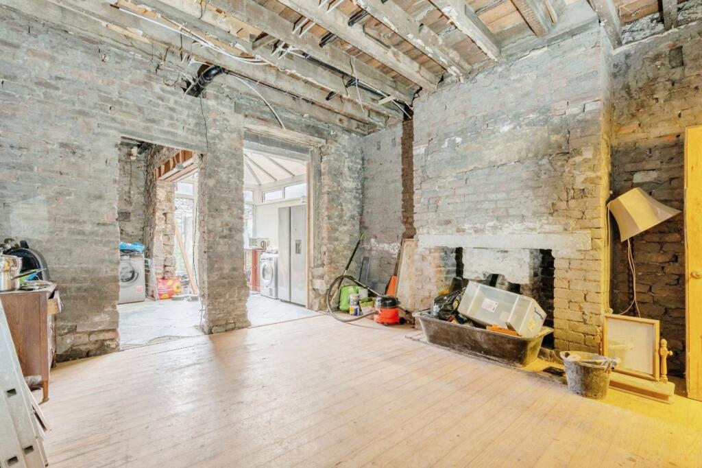 Additional property image - Nelson Square, Burnley, Lancashire, BB11