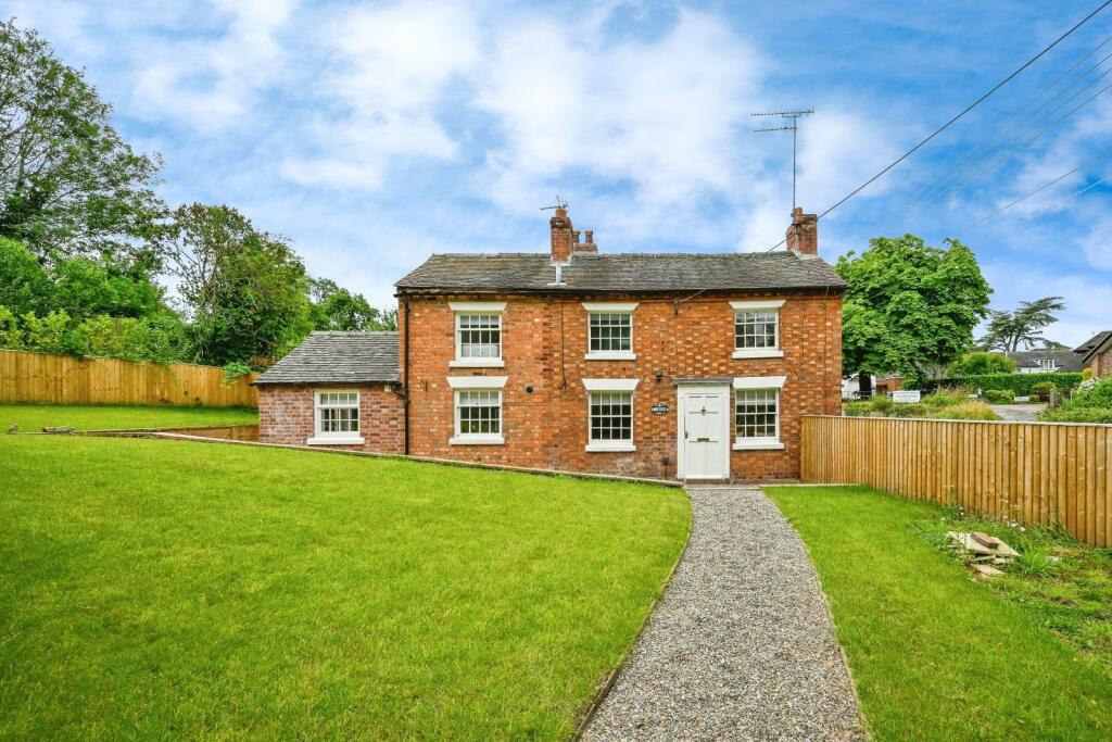 2 bedroom detached house for sale in Church Street, Eccleshall