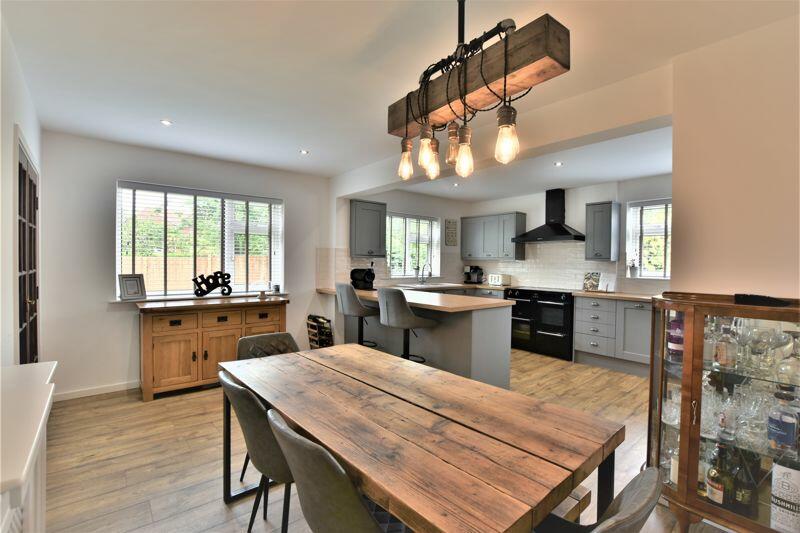 4 bedroom detached house for sale in Lincoln Road, Bassingham, Lincoln, LN5