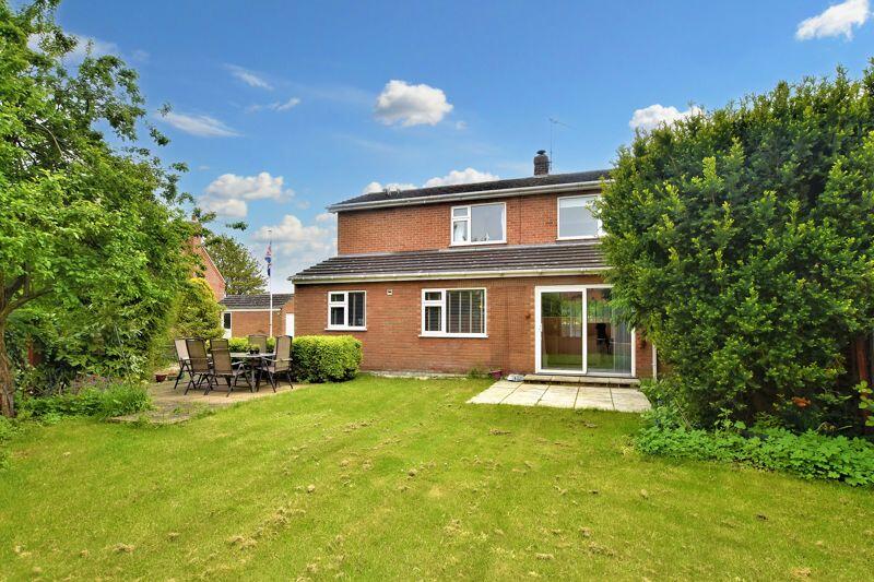 4 bedroom detached house for sale in Lincoln Road, Bassingham, Lincoln, LN5