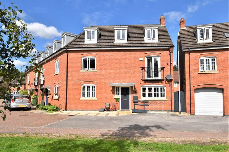 5 bedroom end of terrace house for sale in Carnoustie Drive, Lincoln, LN6