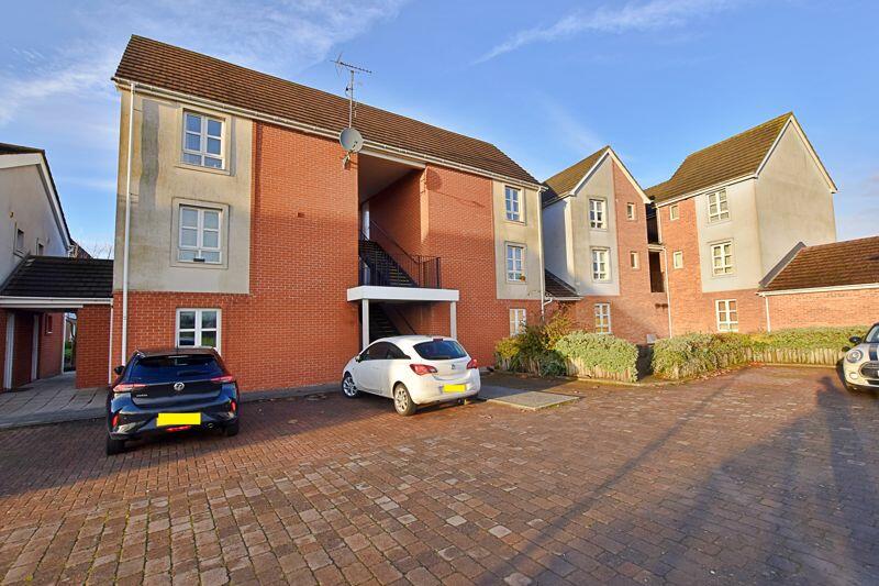 1 bedroom flat for sale in Warren Court, Carlton Boulevard, Lincoln, LN2
