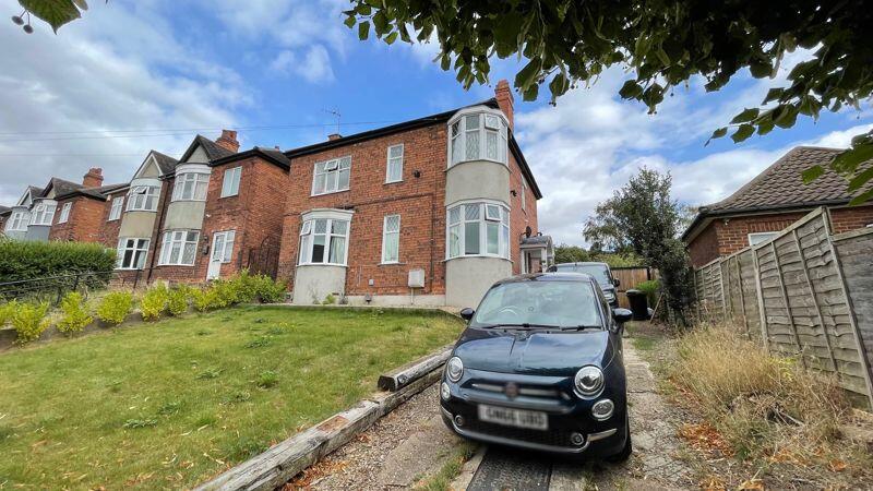 3 bedroom detached house for sale in Sandsfield Lane, Gainsborough, DN21