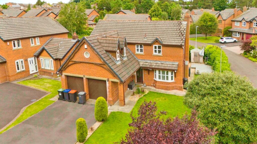 5 bedroom detached house for sale in Bowgreave Drive, Bowgreave