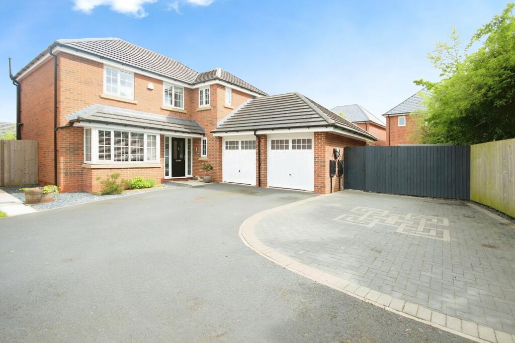 4 bedroom detached house for sale in Field Maple Close, Catterall