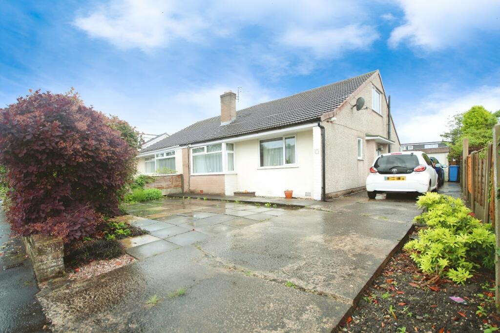 3 bedroom semidetached house for sale in Sycamore Avenue, Garstang