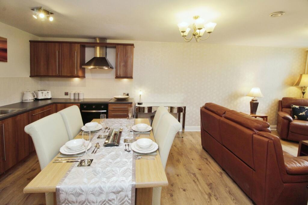 2 bedroom apartment for sale in Glossop Brook Road, Glossop, Derbyshire