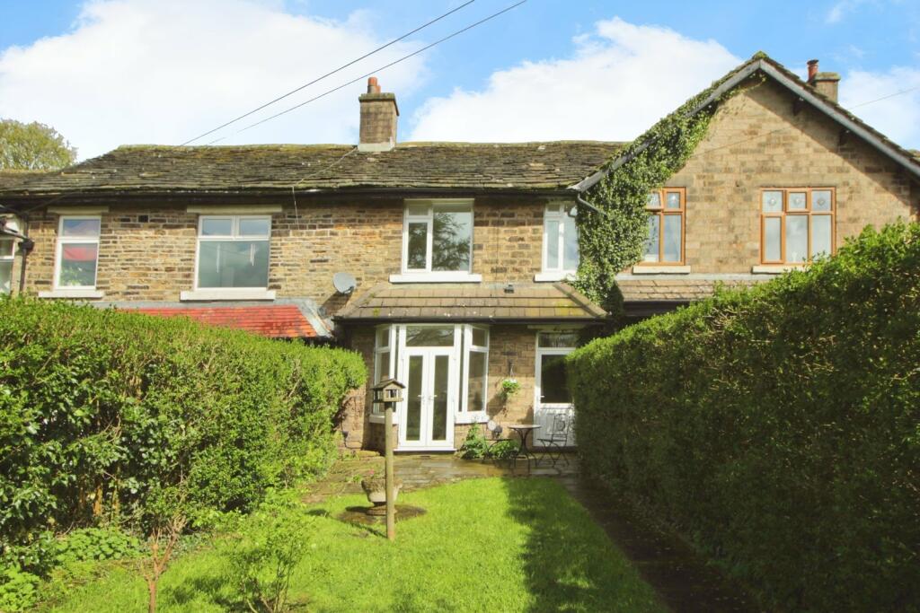 2 bedroom terraced house for sale in Lower Dinting, Glossop, Derbyshire