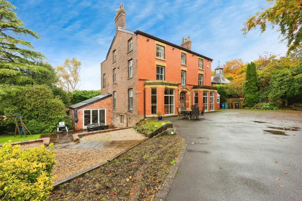 7 bedroom detached house for sale in Offerton Road, Offerton, Stockport, Cheshire, SK2