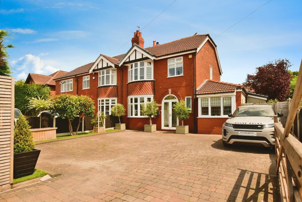 Main image of property: Macclesfield Road, Hazel Grove, Stockport, Cheshire, SK7