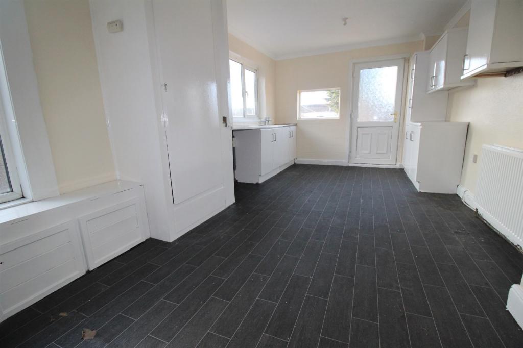 2 bedroom apartment for sale in Hainton Avenue, Grimsby, Lincolnshire, DN32