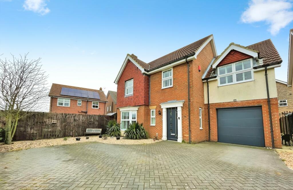 4 bedroom detached house for sale in Owmby Close, Immingham