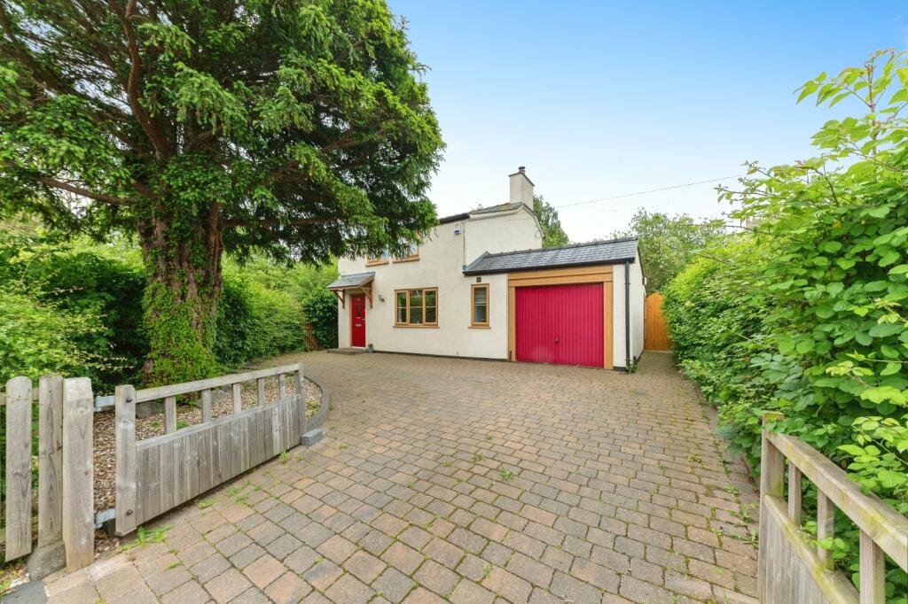 2 bedroom detached house for sale in Aylesby Road, Great Coates