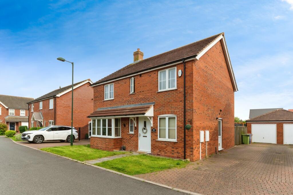 4 bedroom detached house for sale in Pasture Lane, Scartho Top, Grimsby