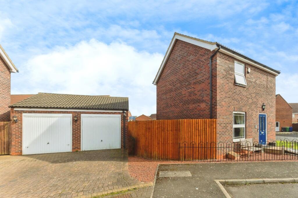 Main image of property: Amberley Close, Scartho Top, Grimsby, Lincolnshire, DN33