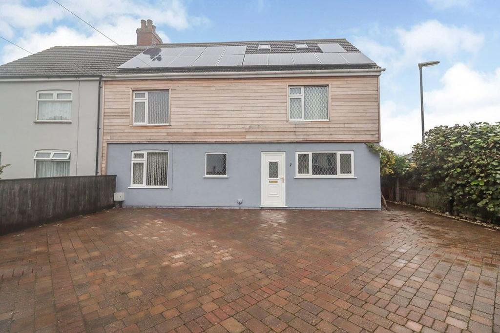 5 bedroom semidetached house for sale in Yarborough Road, Keelby