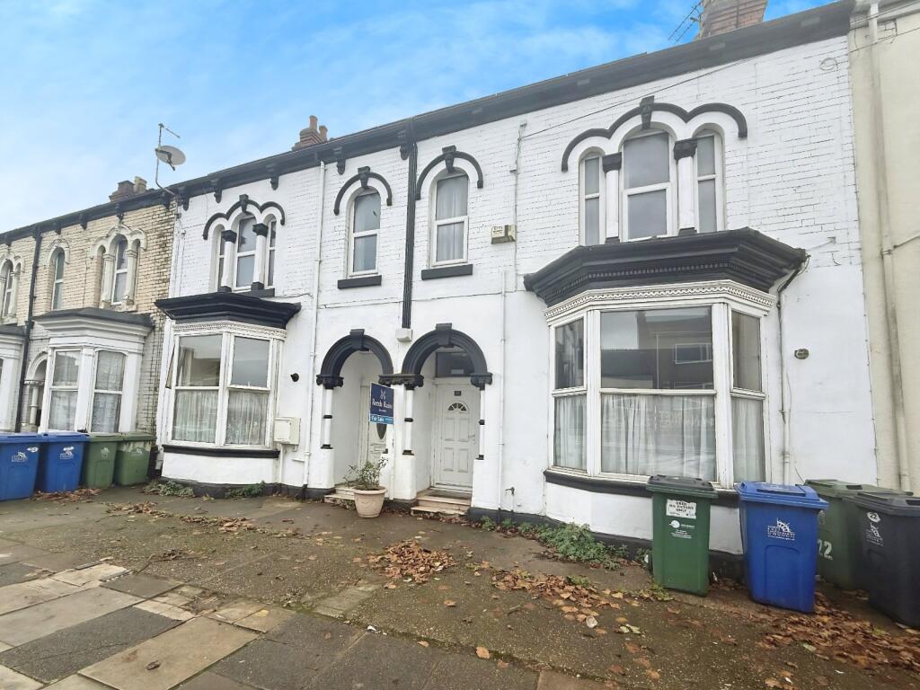 Main image of property: Grimsby Road, Cleethorpes, Lincolnshire, DN35