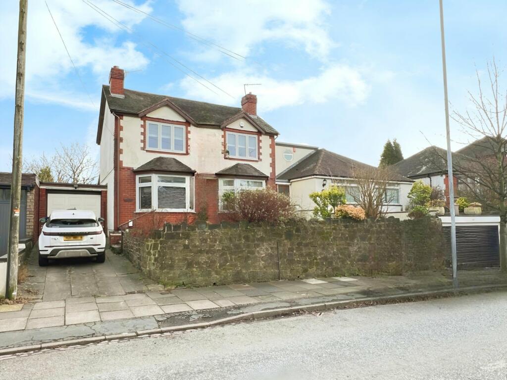 3 bedroom detached house for sale in High Lane, StokeonTrent, Staffordshire, ST6