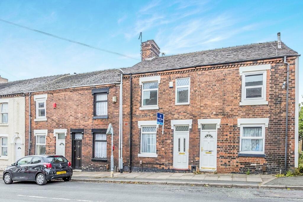 2 bedroom terraced house for sale in Denbigh Street, Stoke-On-Trent, ST1