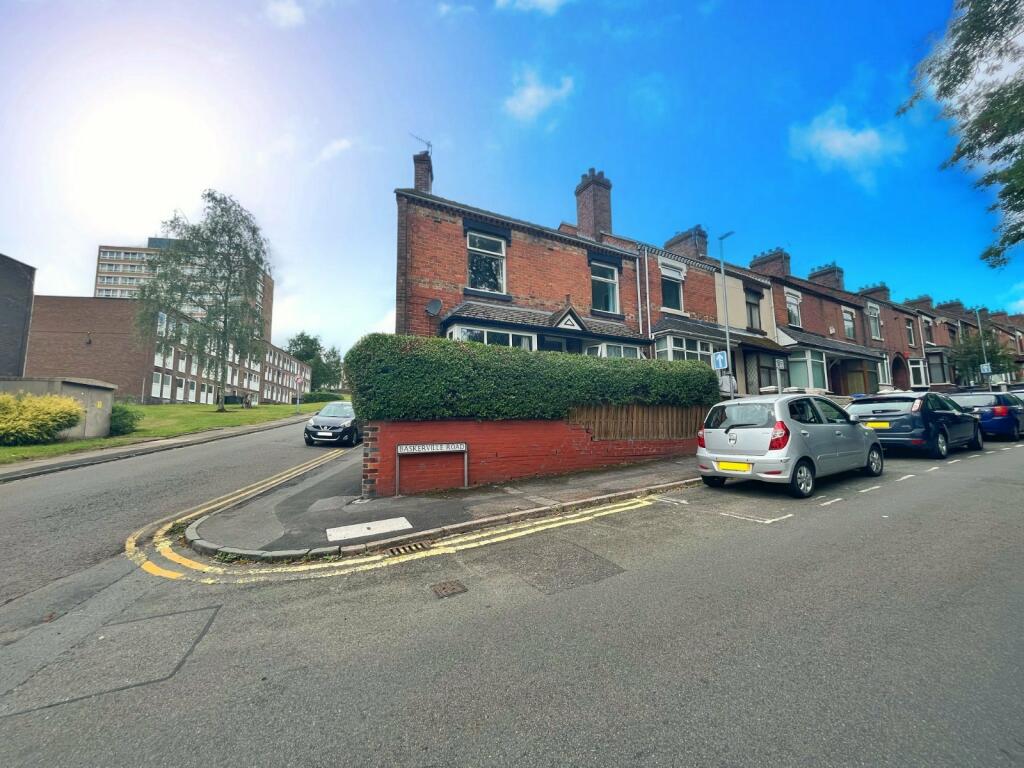 4 bedroom end of terrace house for sale in Baskerville Road, Stoke-on-Trent, Staffordshire, ST1