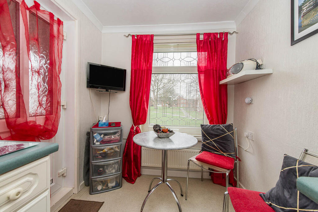 2 bedroom apartment for sale in Birch House, Parklands, Castleford