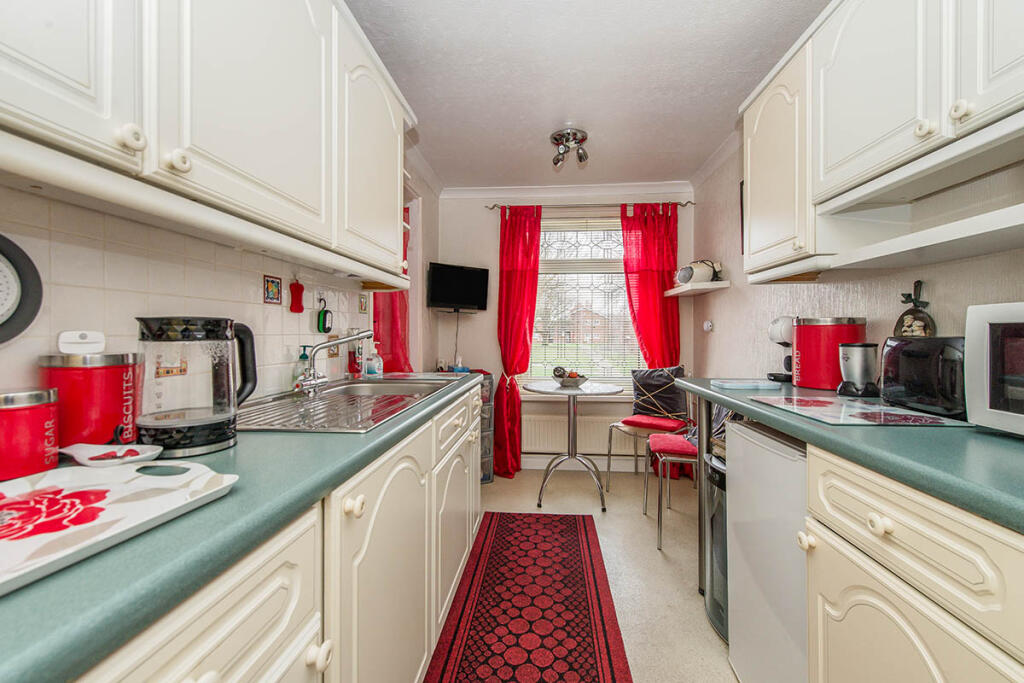 2 bedroom apartment for sale in Birch House, Parklands, Castleford