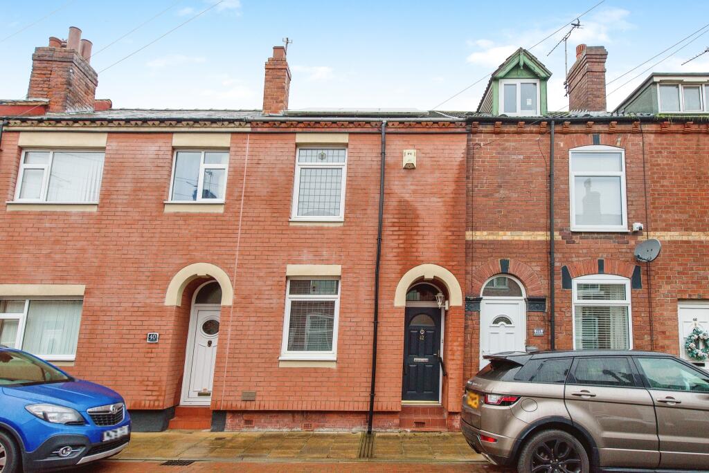 2 bedroom terraced house for sale in West Street, Castleford, West