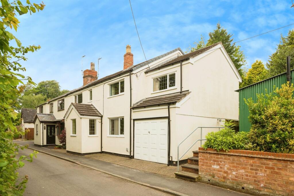 5 bedroom semidetached house for sale in Church Lane, Guilden Sutton