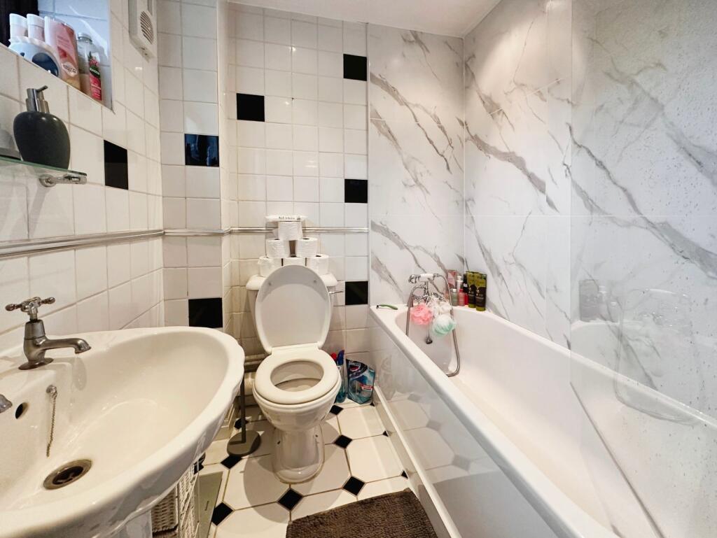 Additional property image - Hatherton Way, Chester, Cheshire, CH2