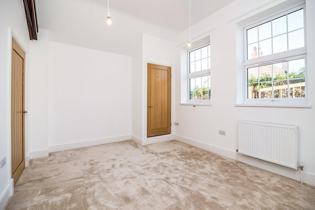 2 bedroom bungalow for sale in Weaverthorpe, Malton, North Yorkshire, YO17