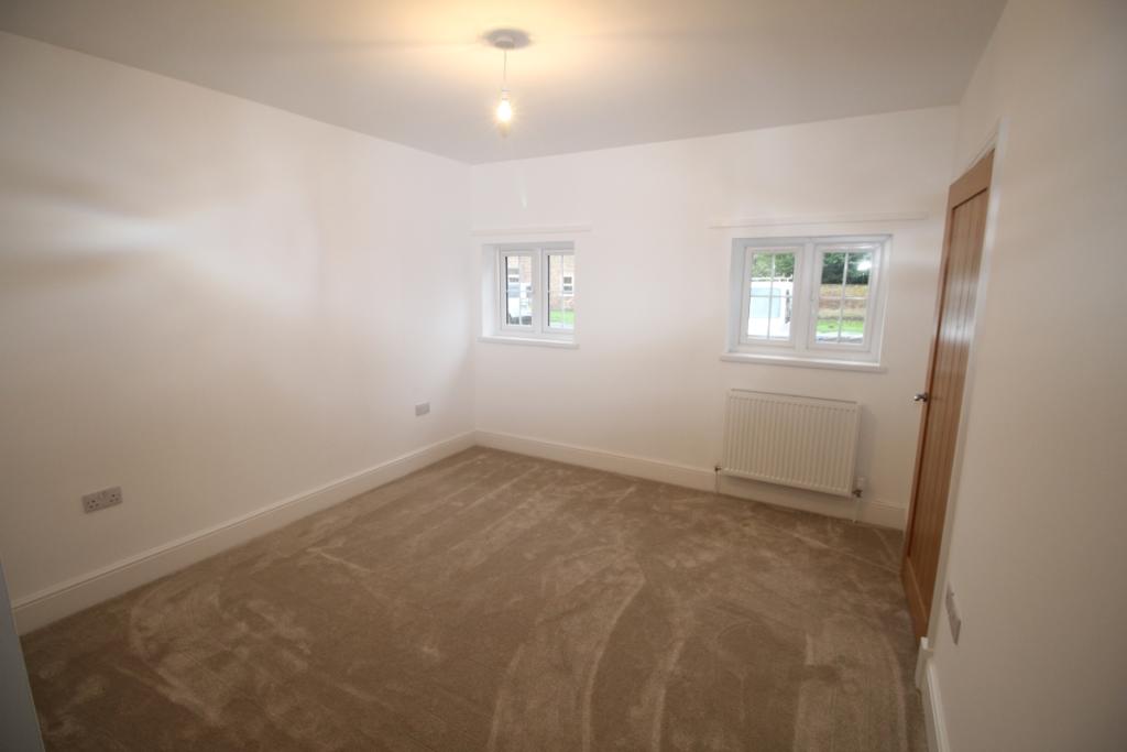 2 bedroom bungalow for sale in Weaverthorpe, Malton, North Yorkshire, YO17
