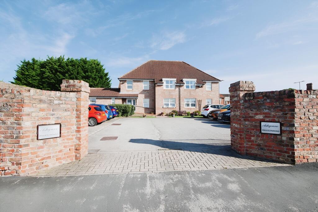 1 bedroom apartment for sale in The Village, Haxby, York, North