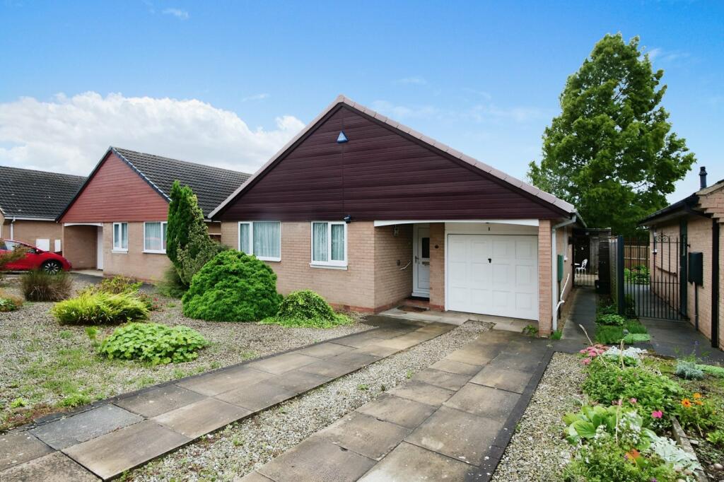 3 bedroom bungalow for sale in Acacia Grove, Haxby, York, North