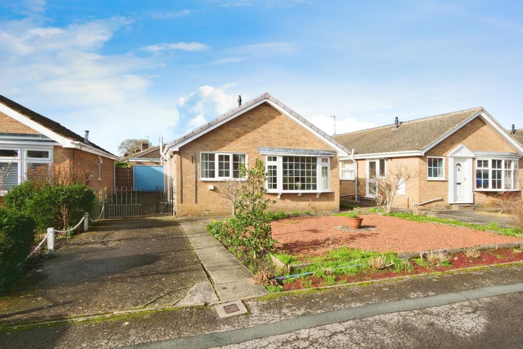 2 bedroom bungalow for sale in Sandyland, Haxby, York, North Yorkshire