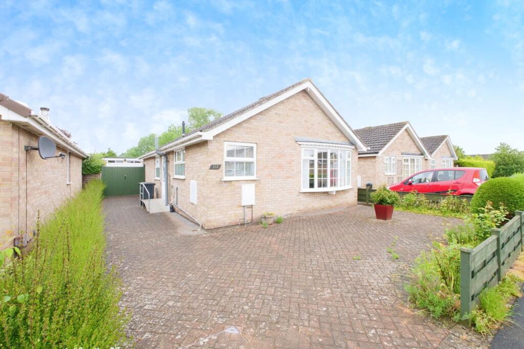 2 bedroom bungalow for sale in Greenshaw Drive, Haxby, York, North
