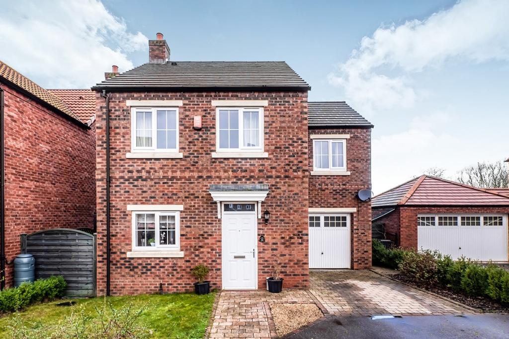 3 bedroom detached house for sale in Farm View, Norton, Malton, North