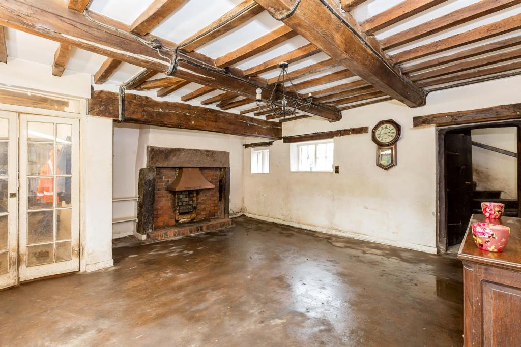 5 bedroom detached house for sale in Delph Lane, Charnock Richard