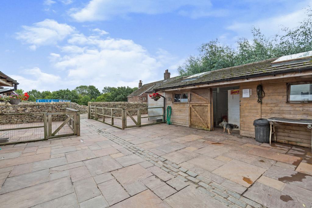 5 bedroom detached house for sale in Delph Lane, Charnock Richard