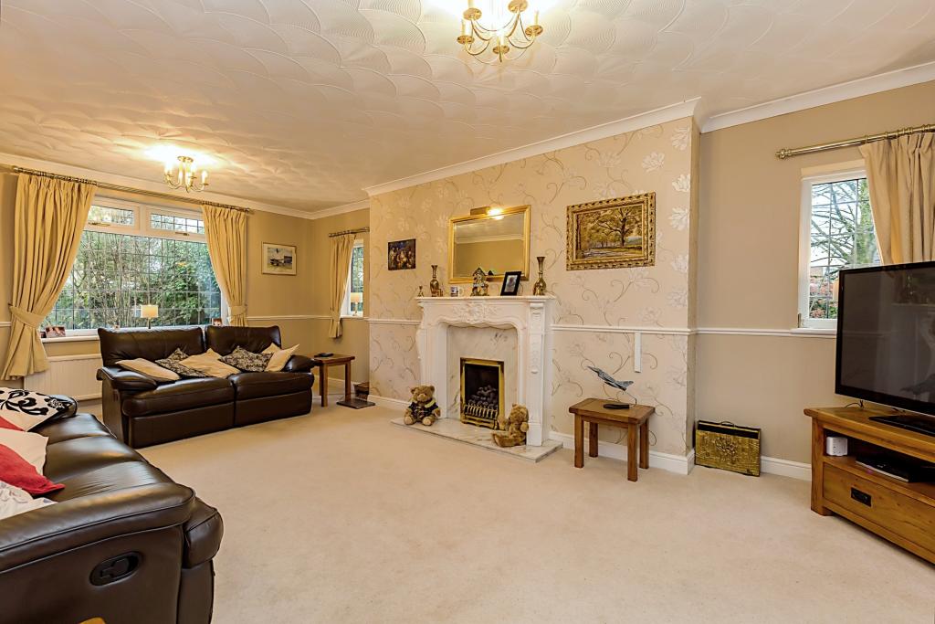 5 bedroom detached house for sale in Thirlmere Close, Adlington