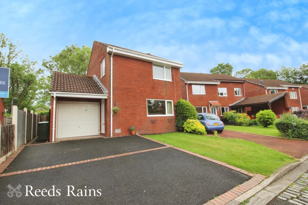 3 bedroom detached house for sale in Wymundsley, Chorley, Lancashire, PR7