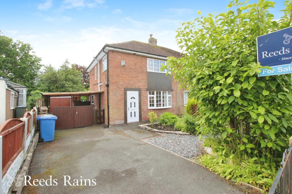 3 bedroom semidetached house for sale in Kingsway, Euxton, Chorley