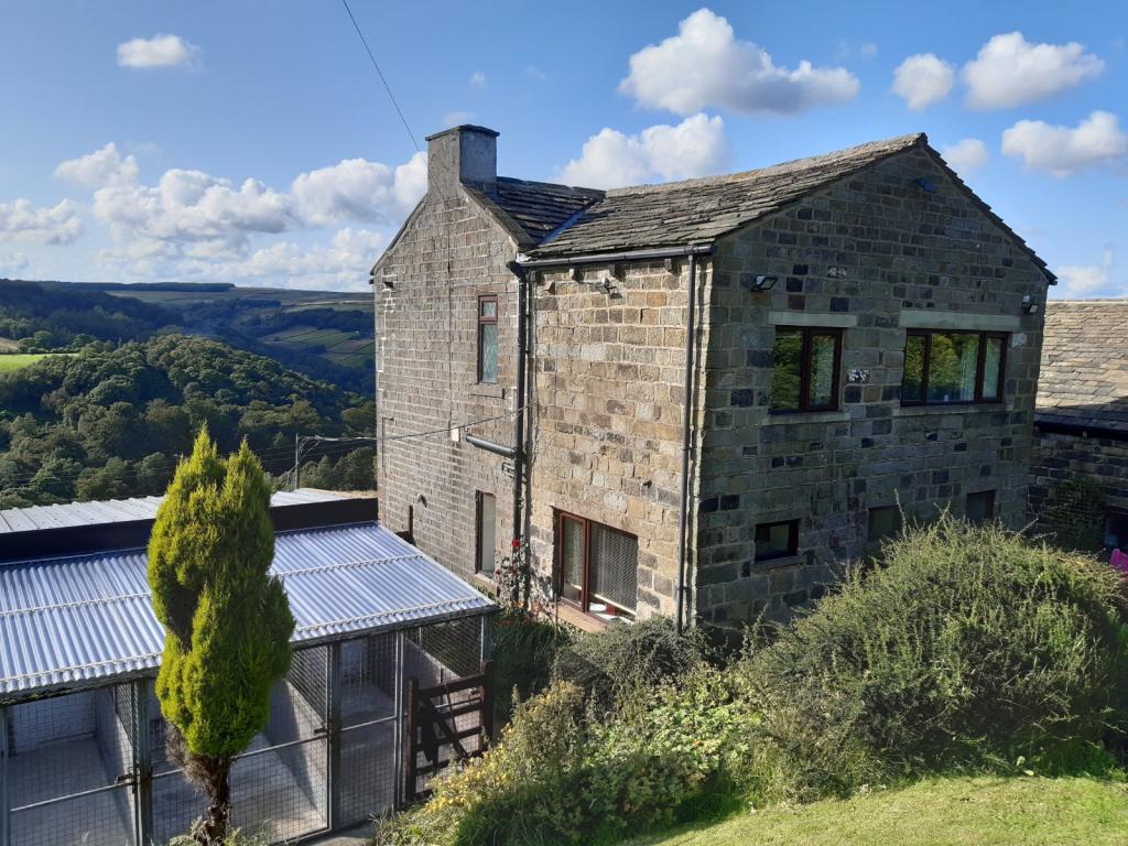 4 bedroom detached house for sale in New Road, Cragg Vale, Hebden