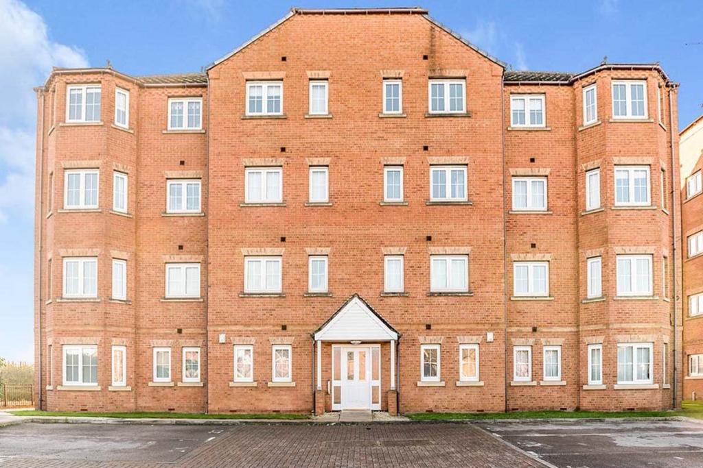 2 bedroom apartment for sale in Chandlers Court, Victoria Dock, Hull